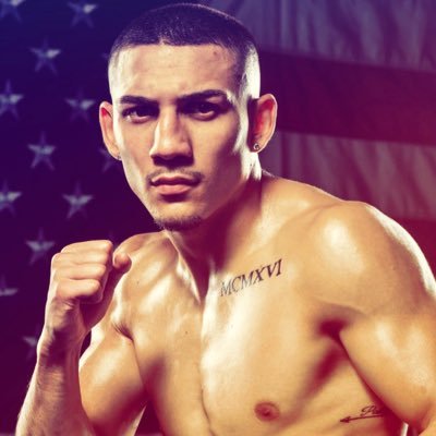 Lopez begins junior welterweight campaign with a win